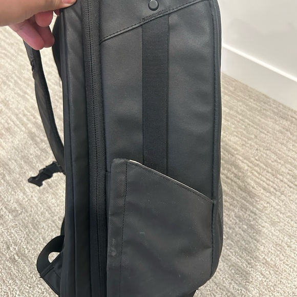 Nomatic Backpack. Best backpack I ever owned. - Picture 3 of 5